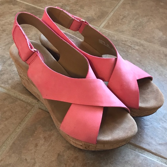 clarks pink wedges